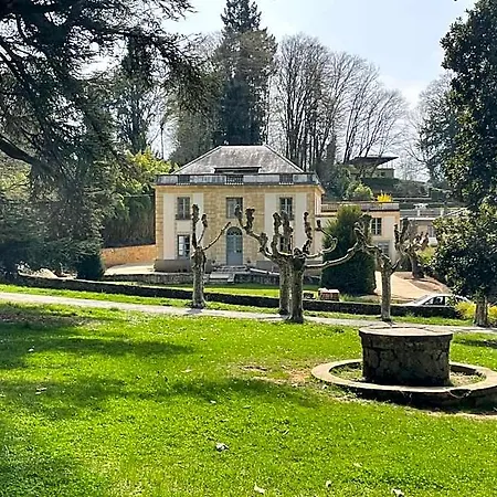 The Parc Place לינה וארוחת בוקר סרלה-לה קנדה