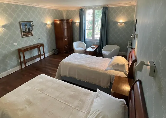 The Parc Place 4*